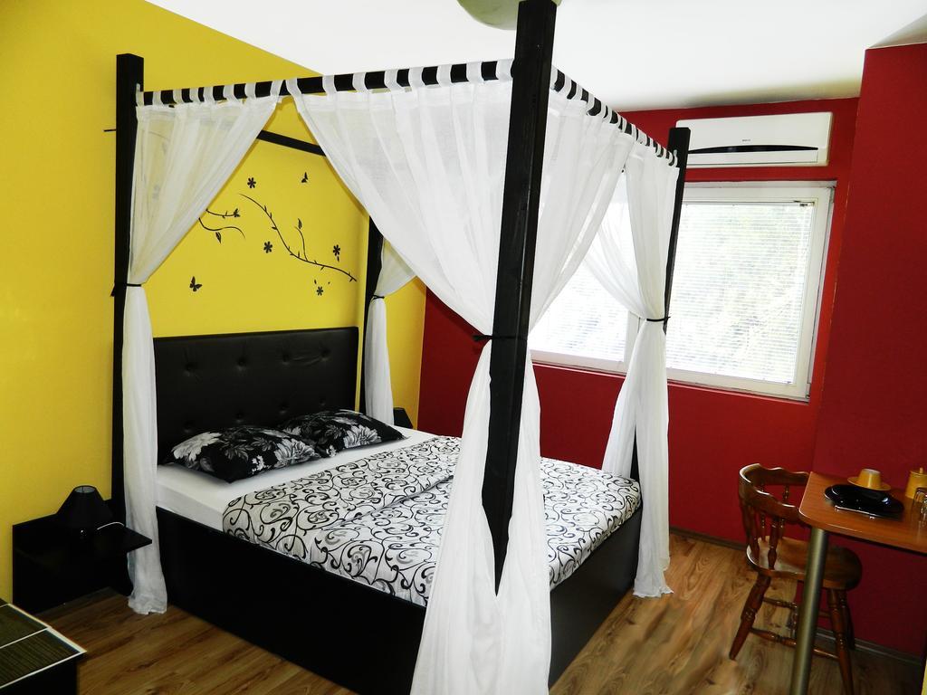 Hostel Kalonis Skopje Room photo