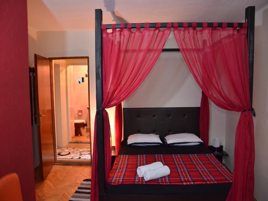 Hostel Kalonis Skopje Exterior photo