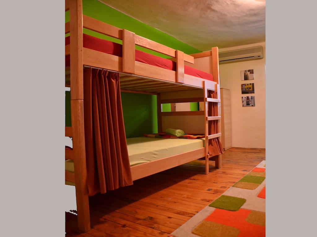 Hostel Kalonis Skopje Exterior photo